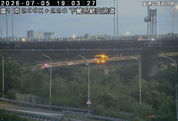 2026-07-05 18:48:00 國道1號南向299.57km=>299.57km 故障車 附近歷史影像-1