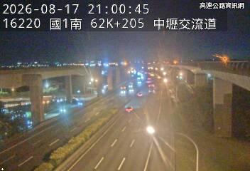 2026-08-17 20:55:00 國1高架南向61.8km=>61.8km 故障車 附近歷史影像-3