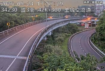 2026-09-24 17:53:00 國道3號南向42.8km=>42.8km 故障車 附近歷史影像-5