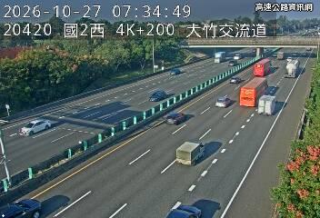 2026-10-27 07:29:00 國道2號西向3.7km=>3.7km 事故 附近歷史影像-2